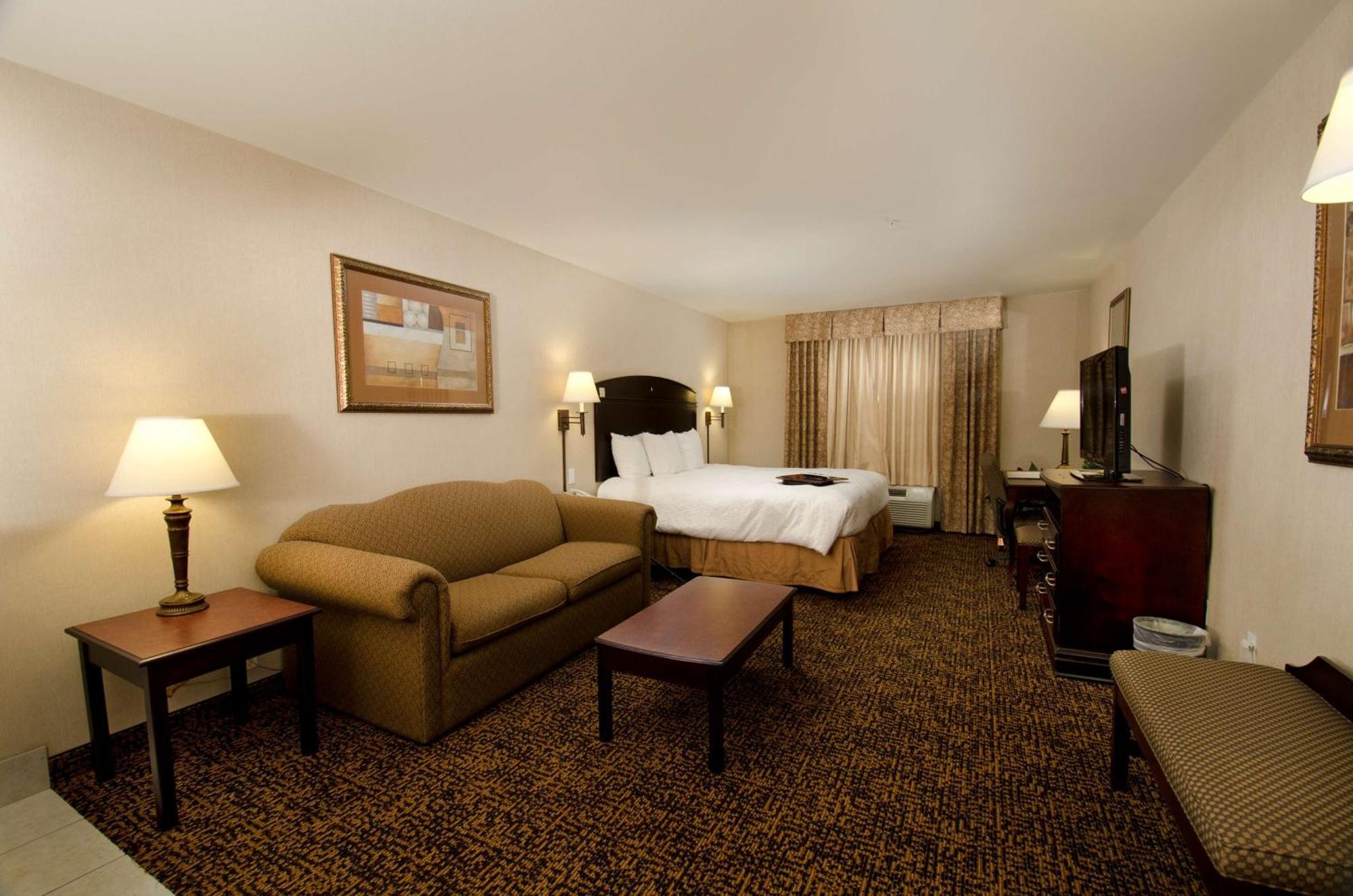 Hampton & Hotel Gallup